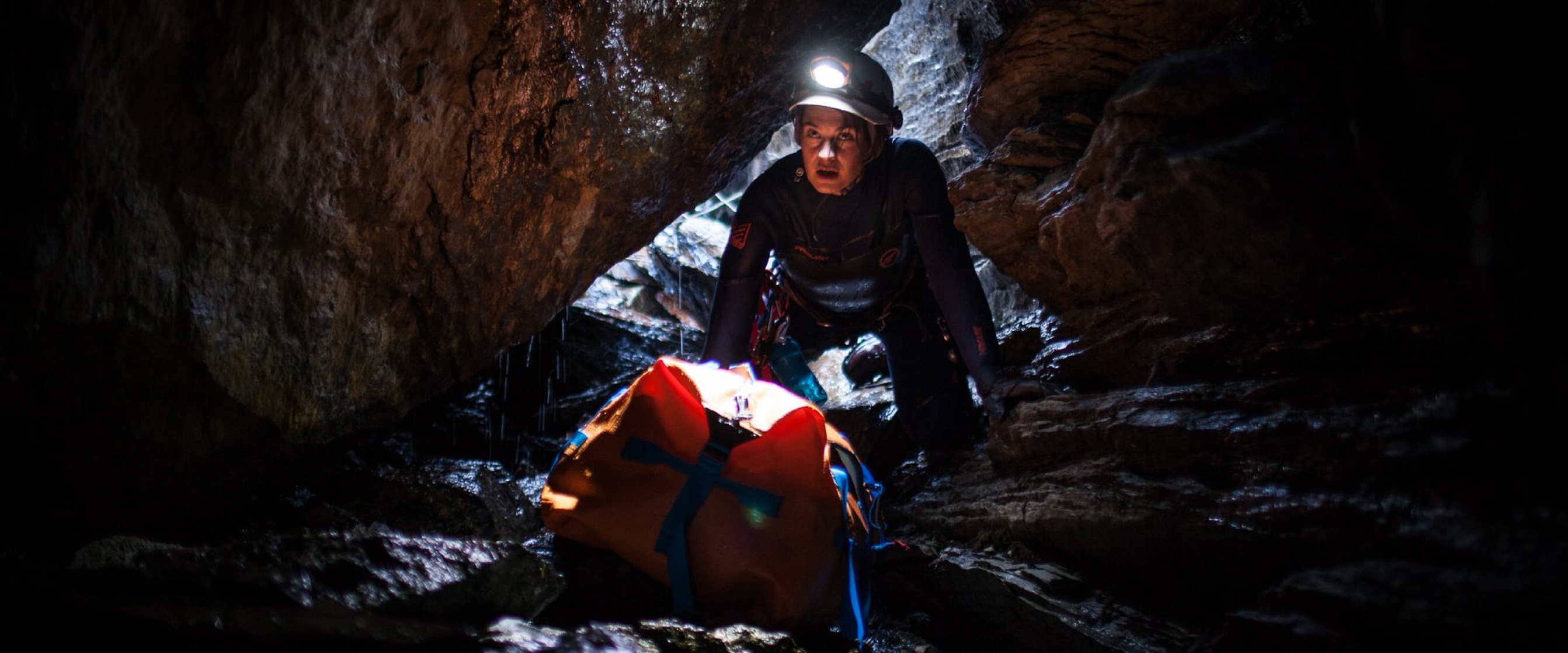 Cave                                  (2016)