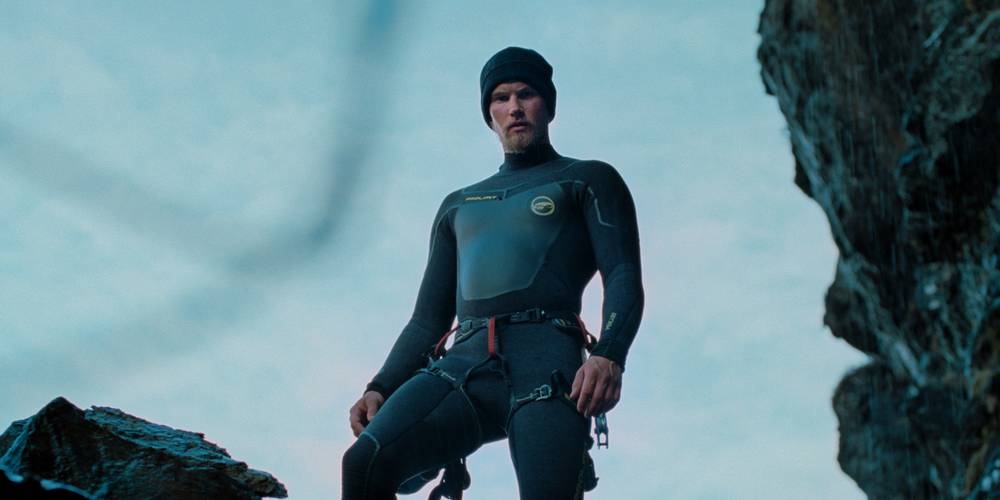 Cave                                  (2016)