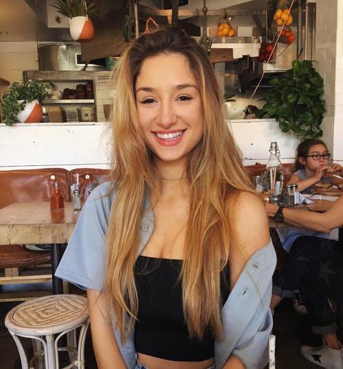 Picture of Savannah Montano