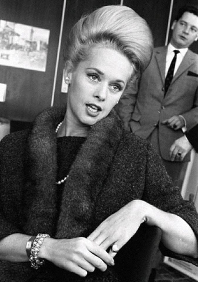 Next photo of Tippi Hedren