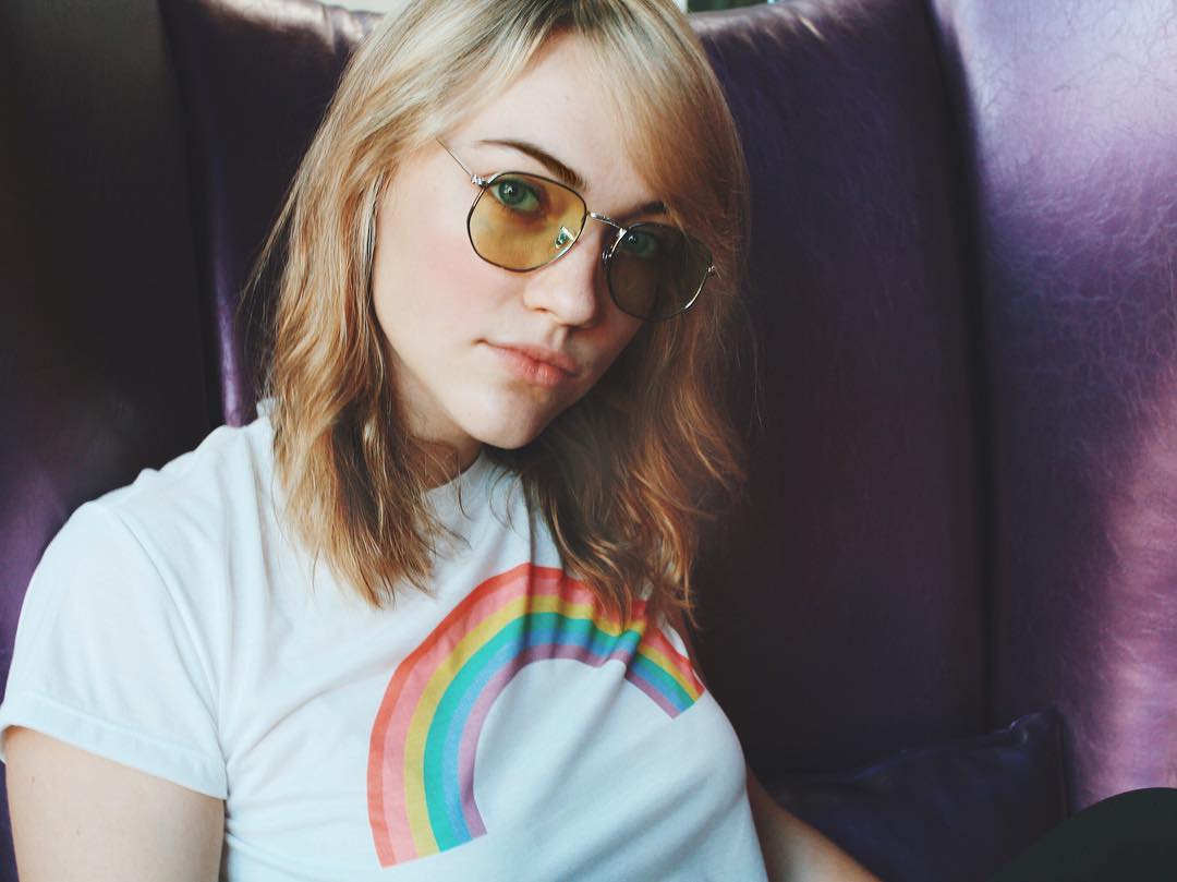 Violett Beane