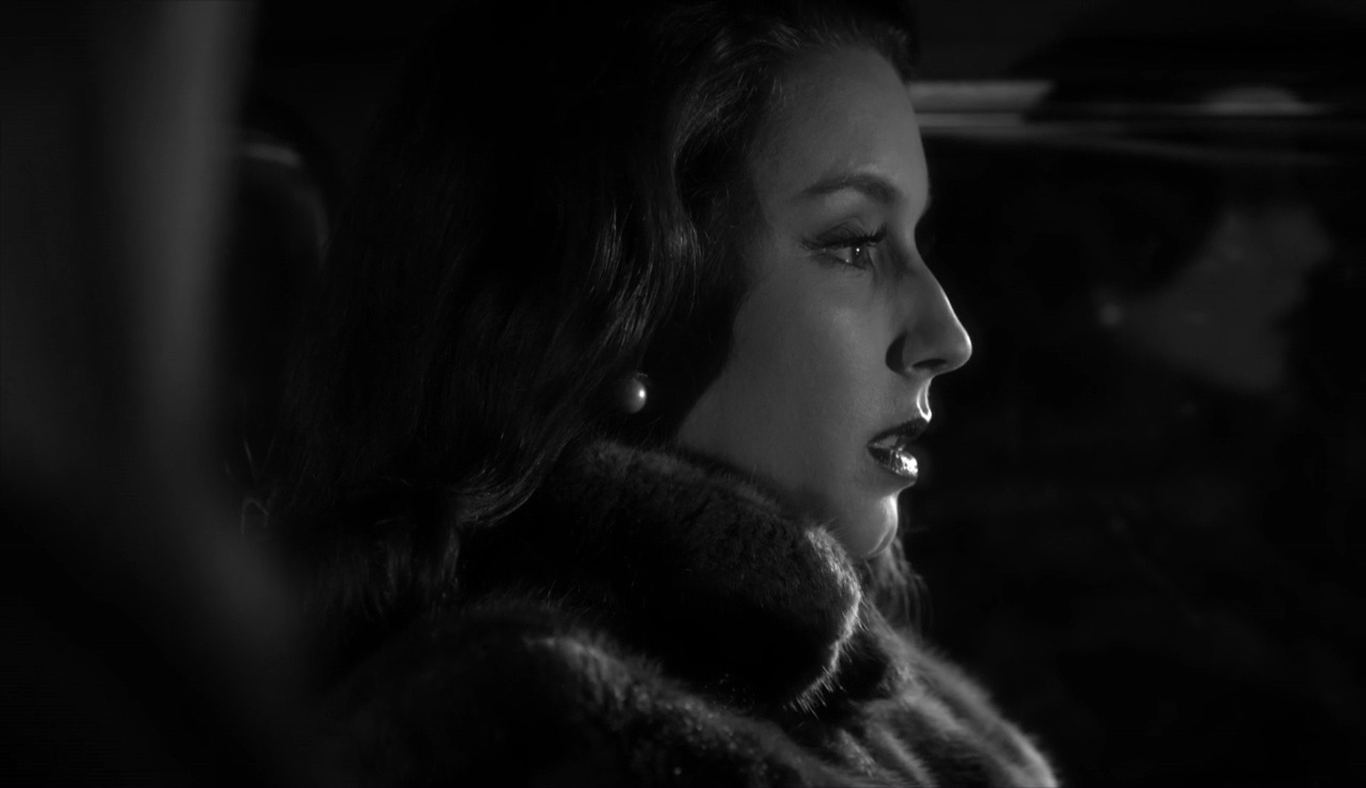 Troian Bellisario