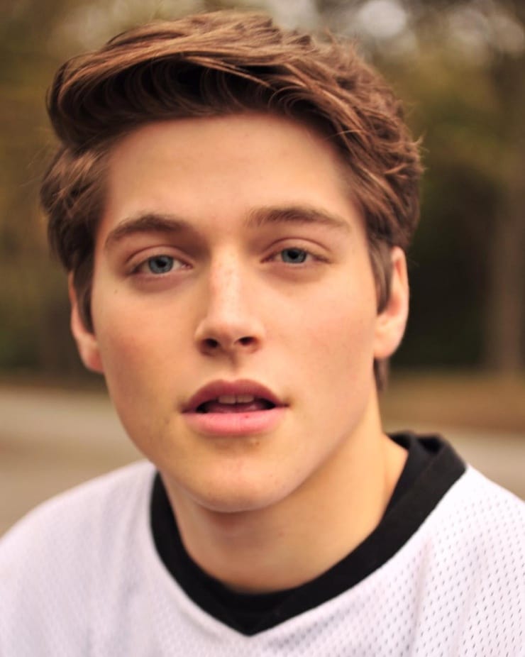 Picture of Froy Gutierrez