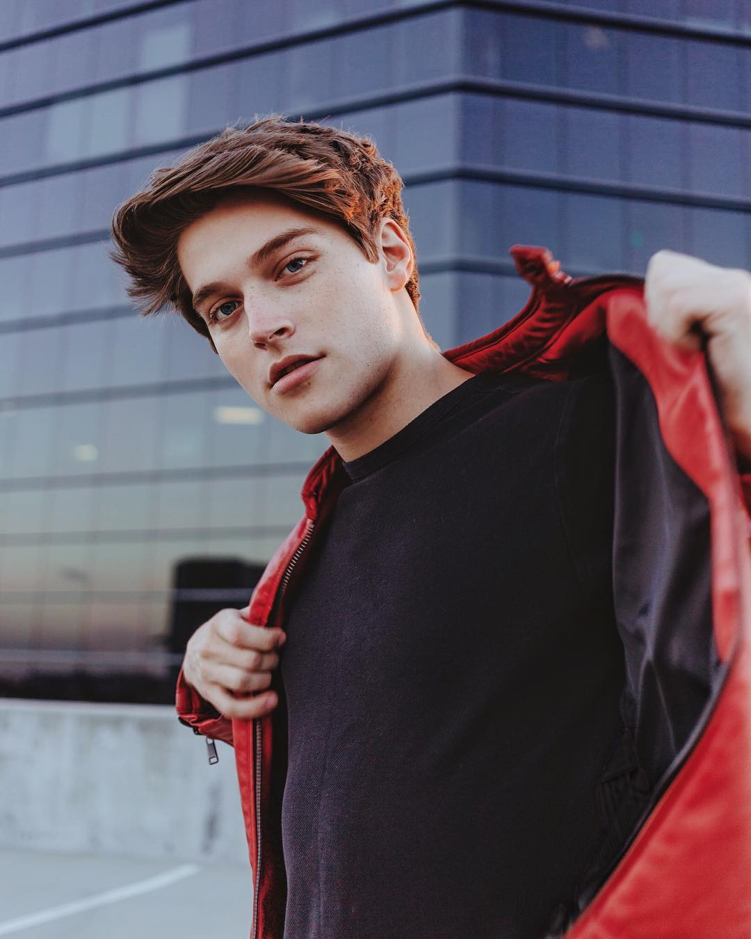 Picture of Froy Gutierrez