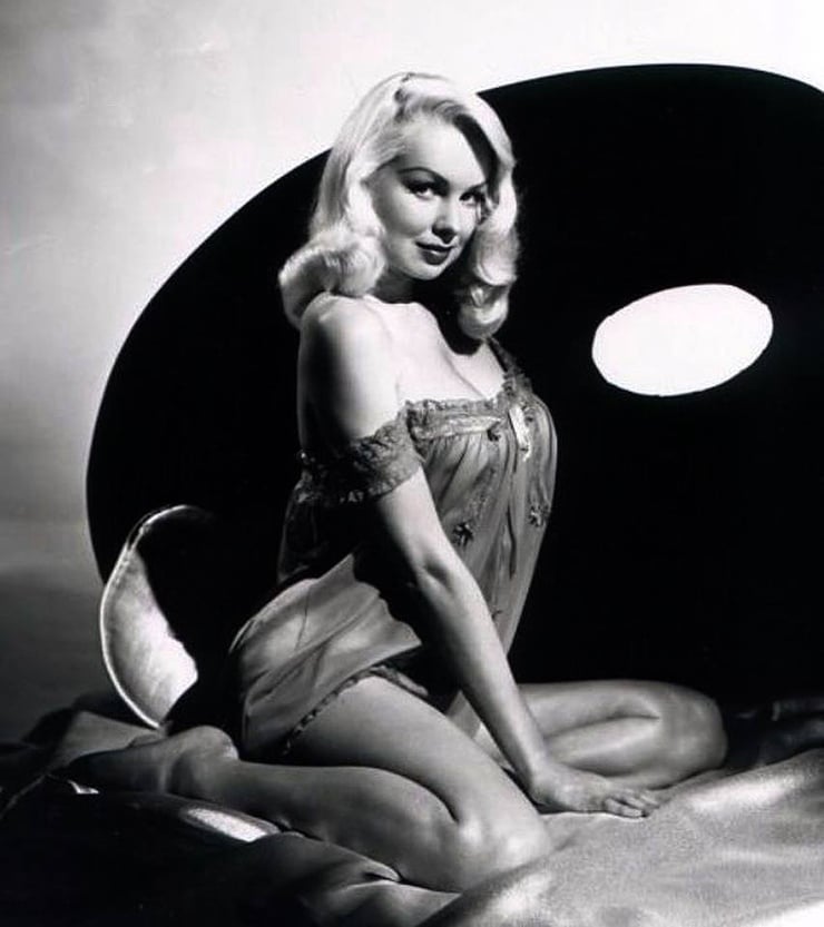 Picture of Joi Lansing.