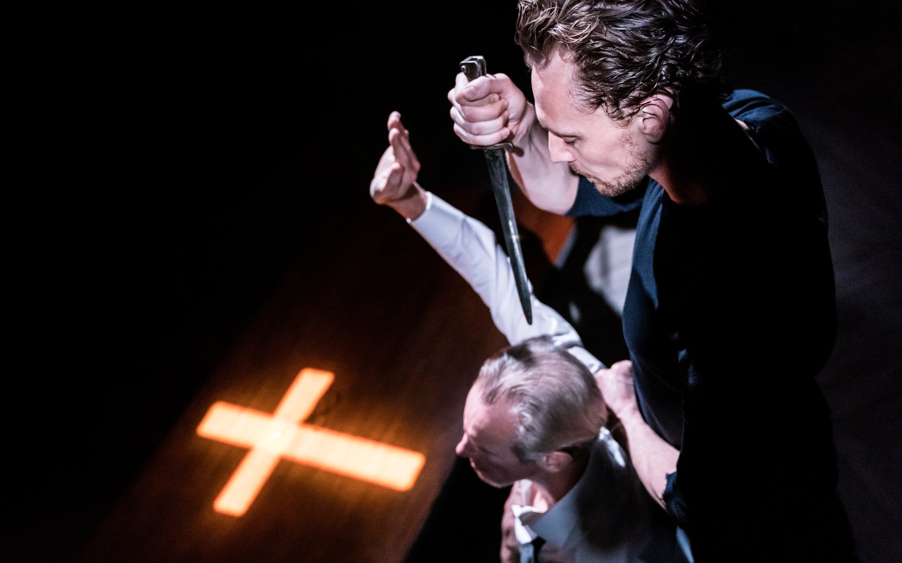 Tom Hiddleston Tom Hiddleston