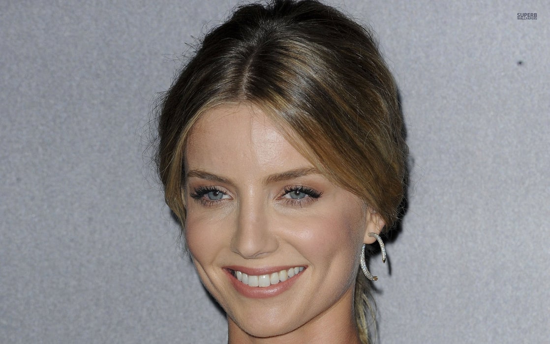 Annabelle Wallis