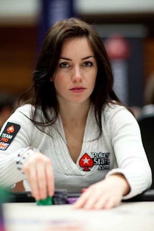 Liv boeree фото physicist