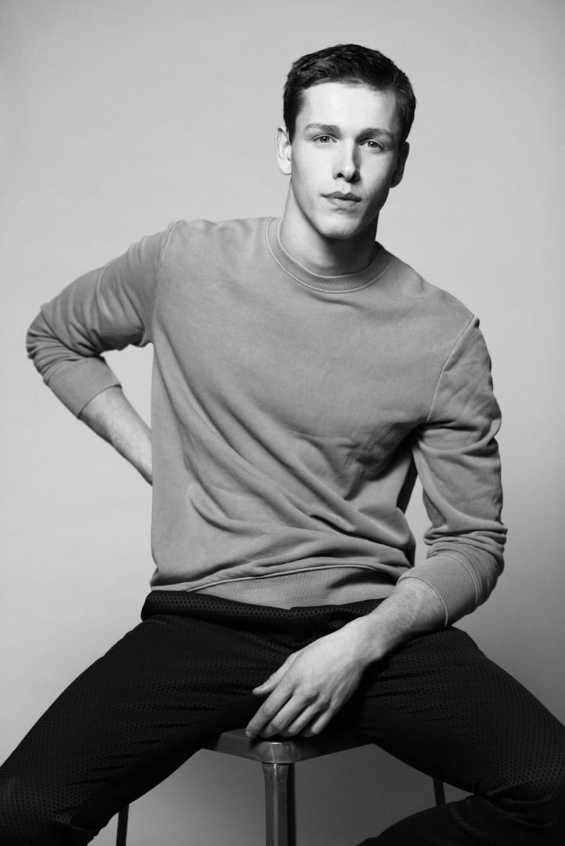 Harris Dickinson