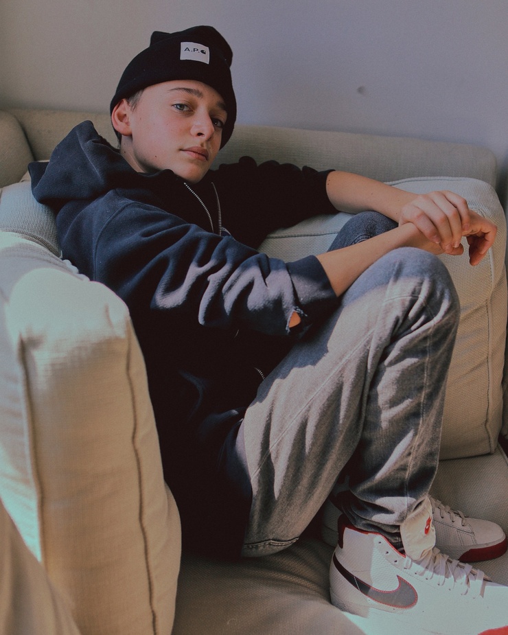 noah schnapp sweatpants