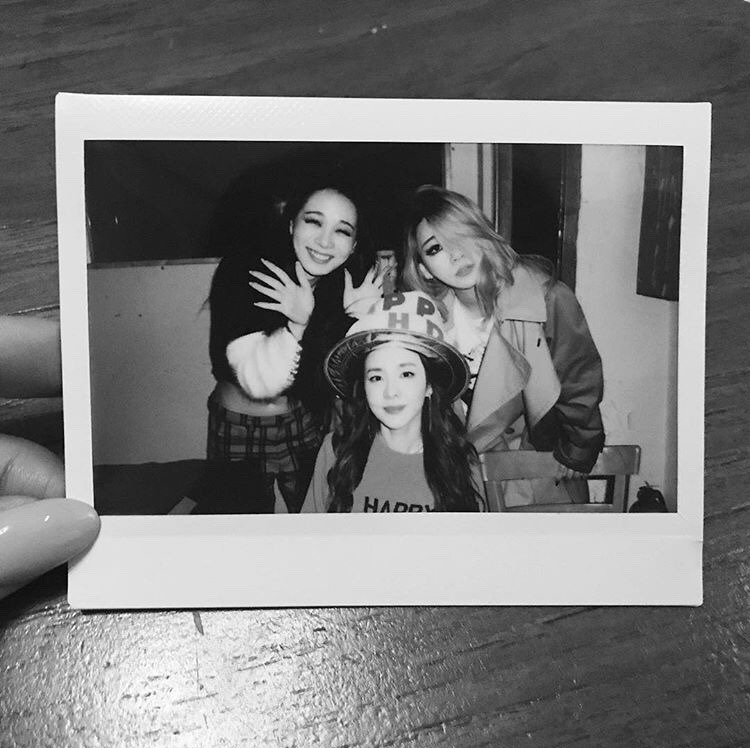 2NE1