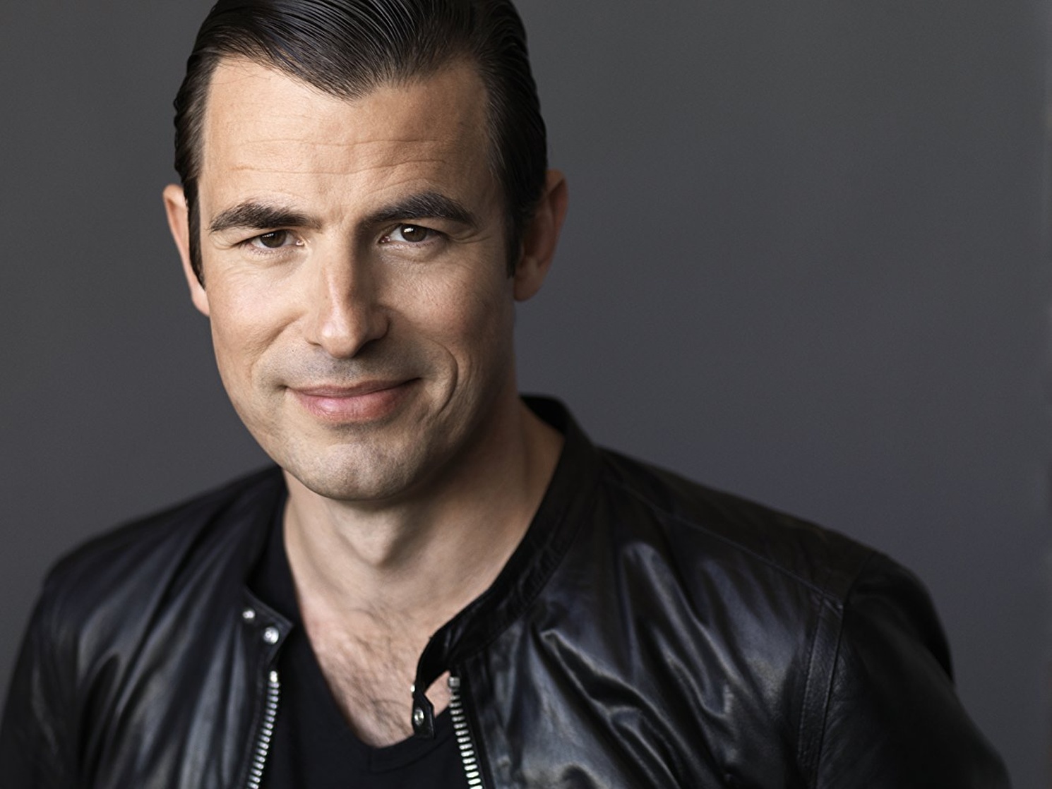 Claes Bang