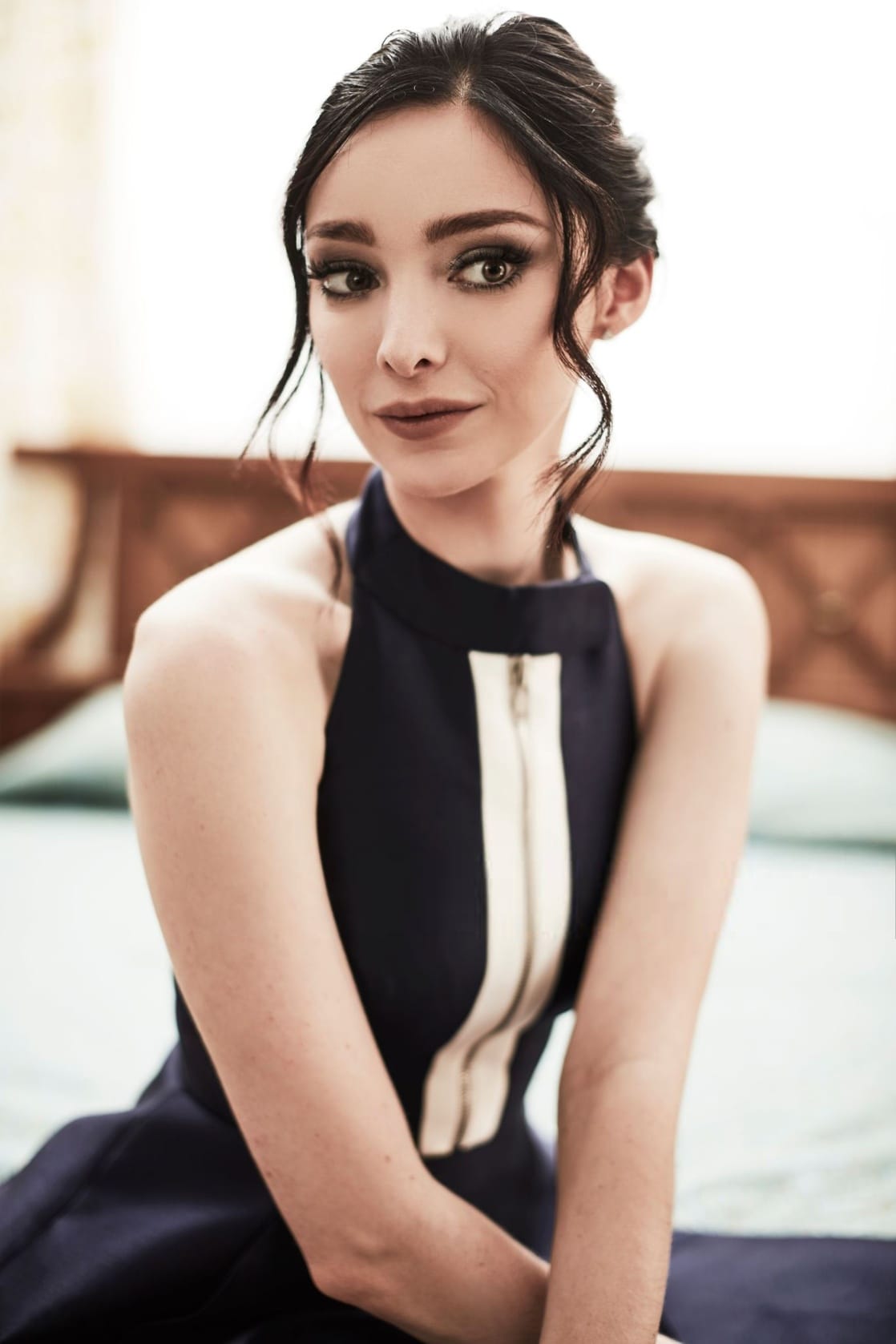 Next photo of Emma Dumont