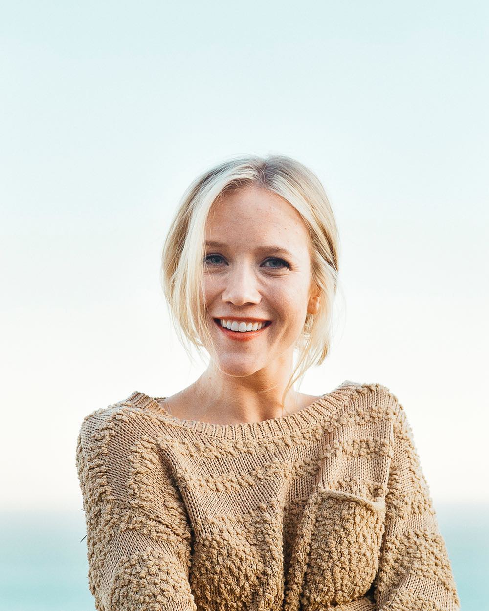 Jessy Schram image