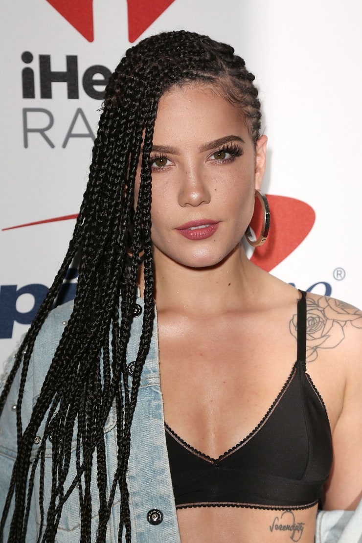 Next photo of Halsey