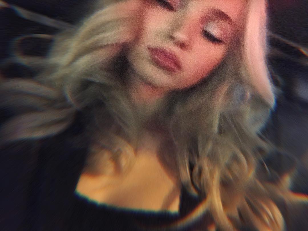 Dove Cameron