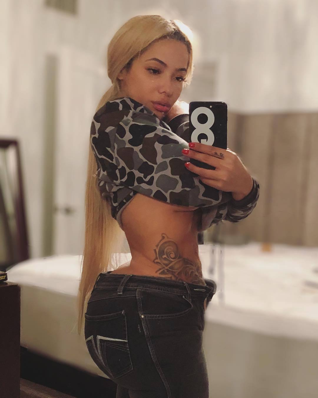 Picture of Stephanie Santiago