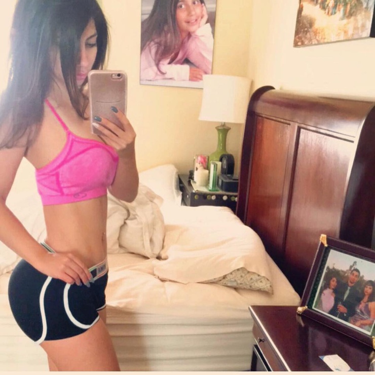 Picture of Deyana Mounira