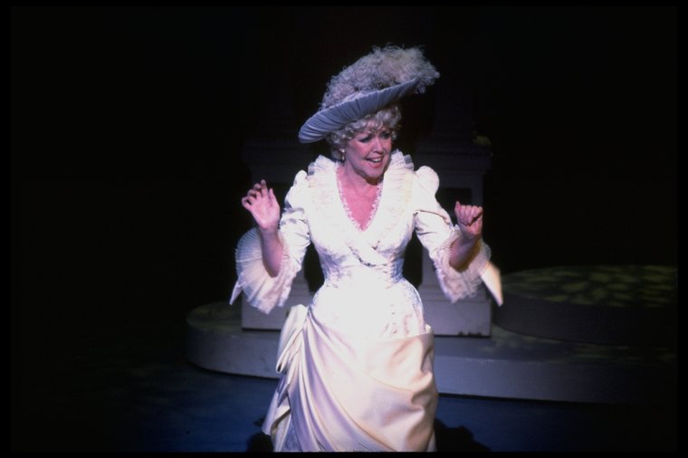 Dorothy Loudon 