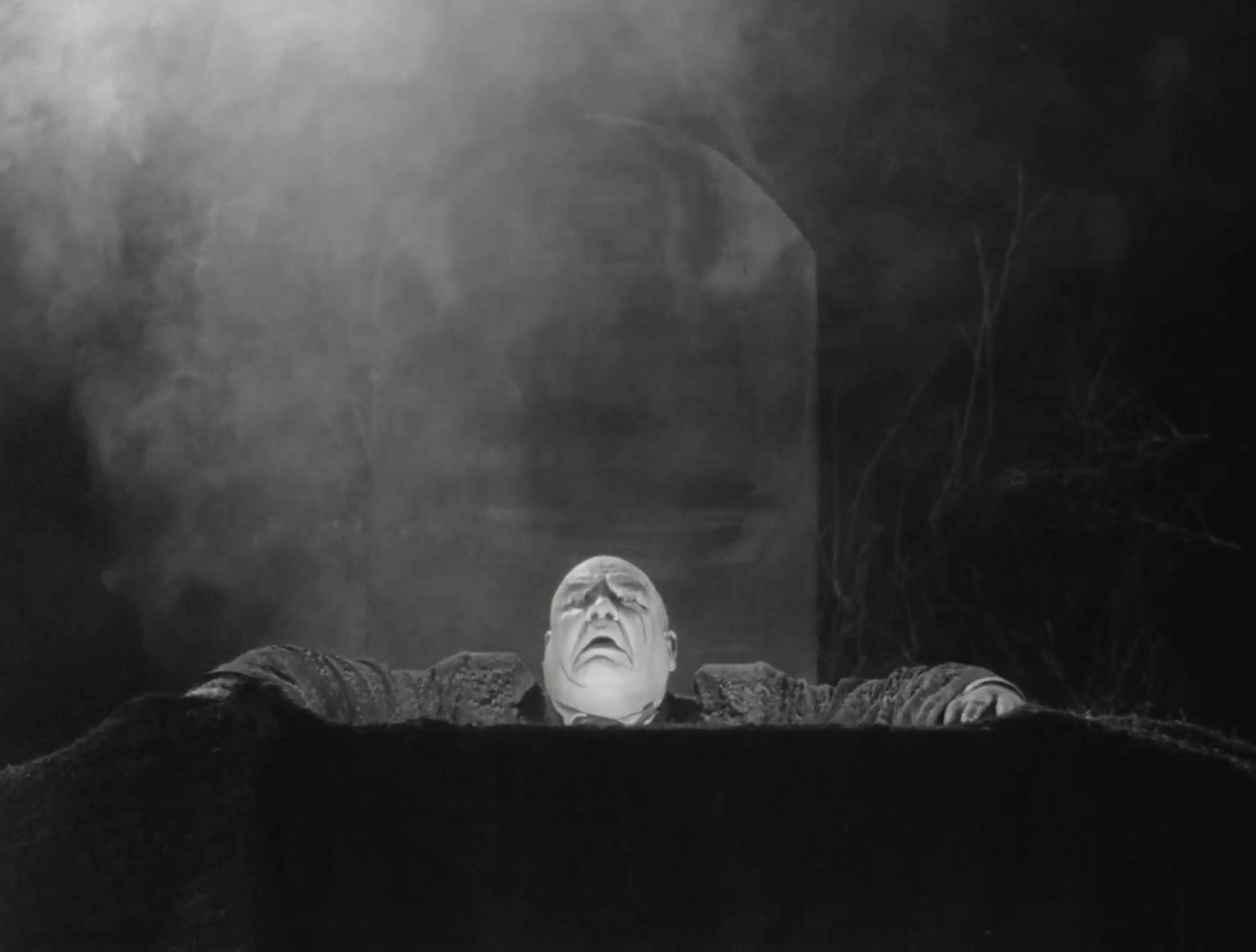 Picture of Plan 9 from Outer Space (1969)