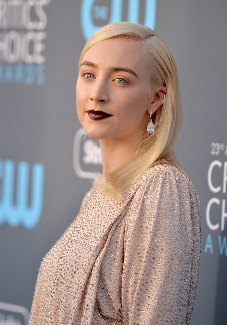 Saoirse Ronan Fakes