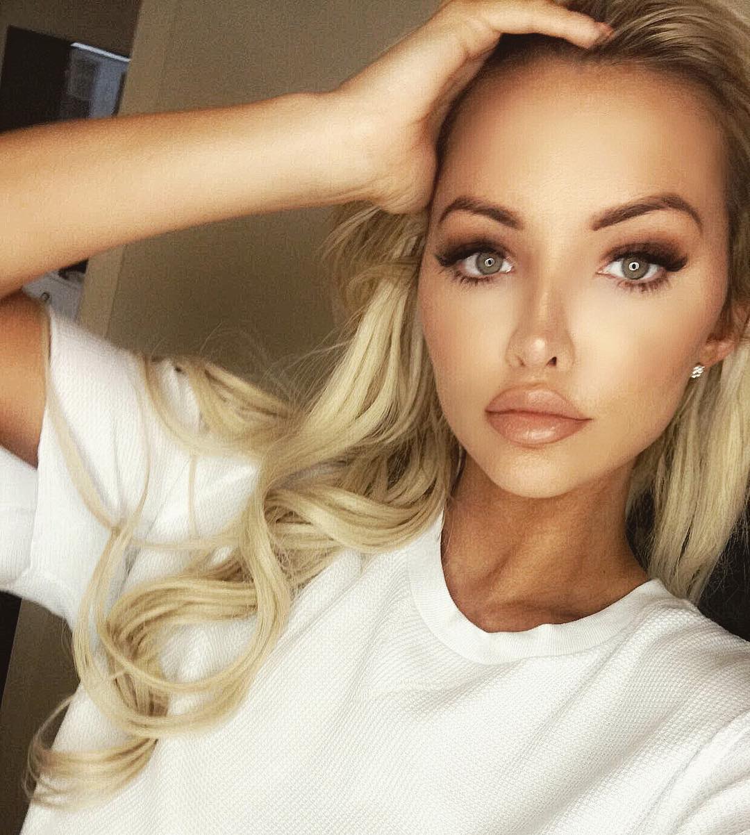 Lindsey Pelas