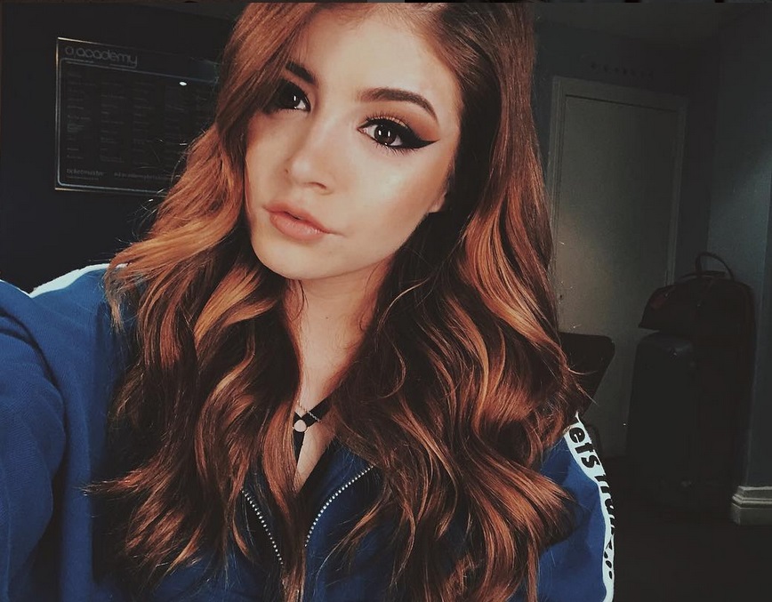 Chrissy Costanza Chrissy Costanza