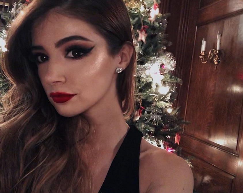 Chrissy Costanza Chrissy Costanza