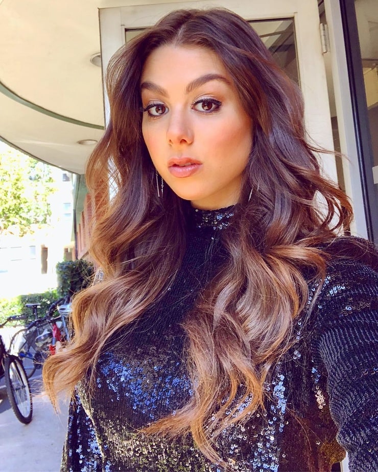 Kira Kosarin bio