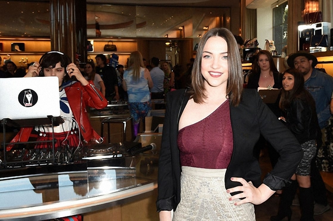 Violett Beane Violett Beane