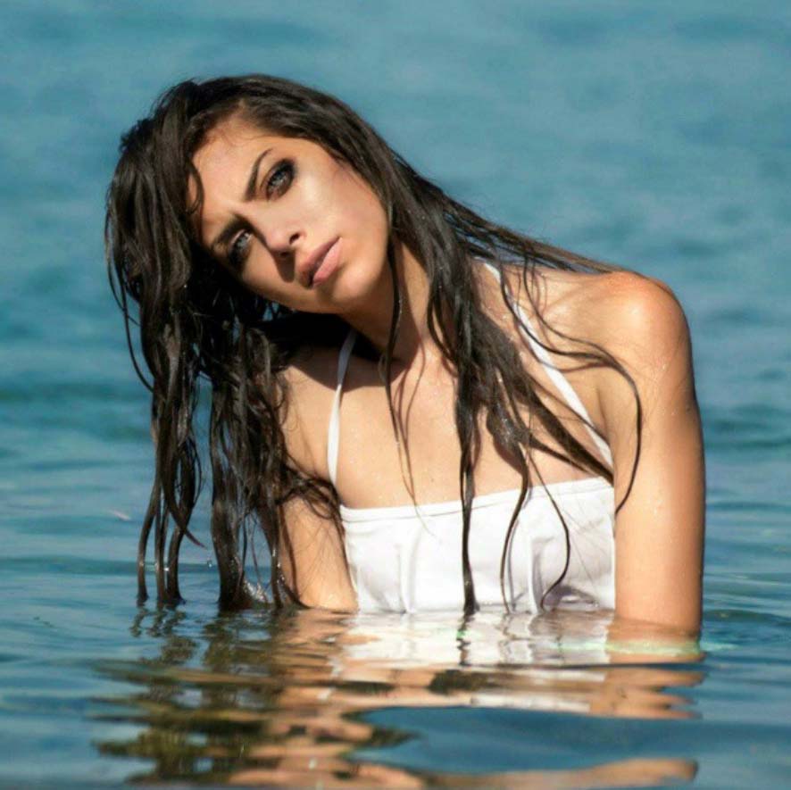 Elisavet Ainatzioglou Elisavet Ainatzioglou