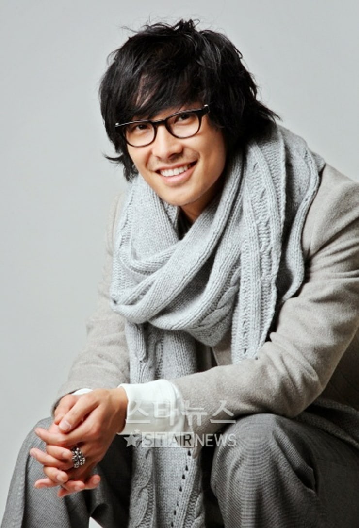 Picture of Joo Ji Hoon