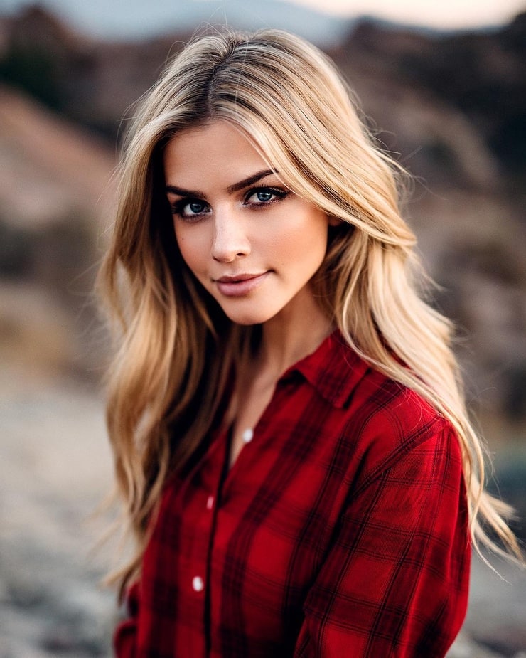 Marina Laswick image