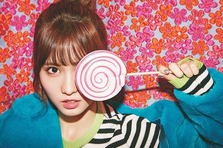 Hirai Momo