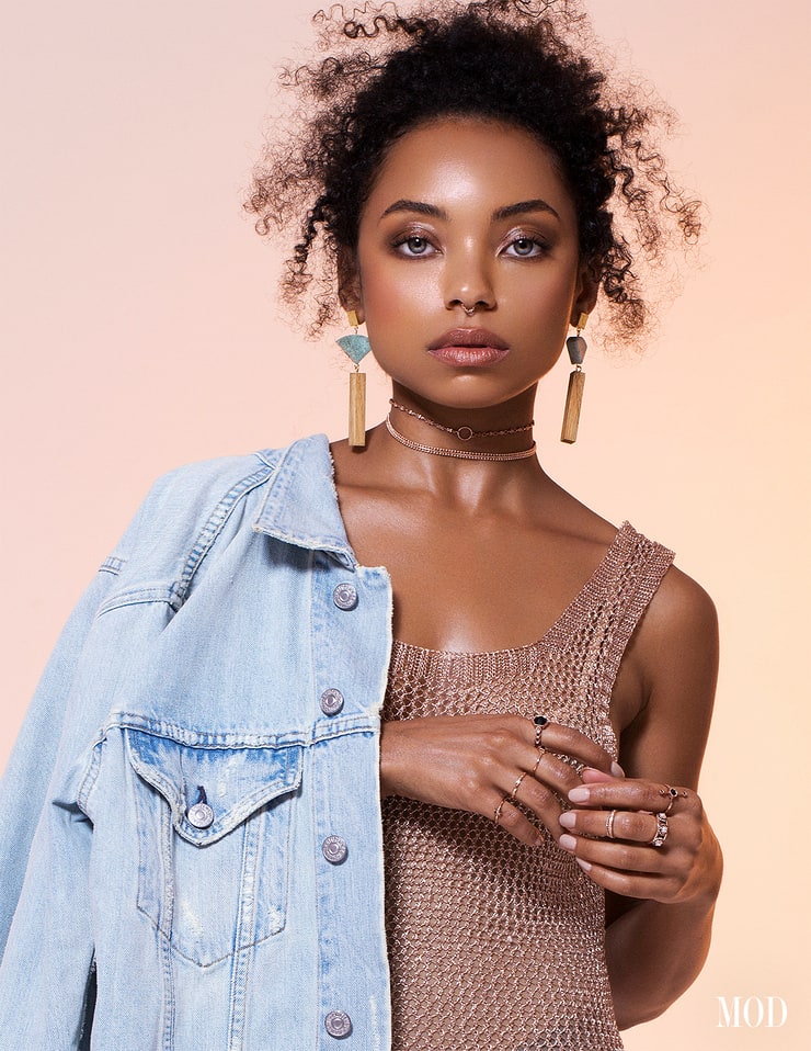 Logan Browning navel