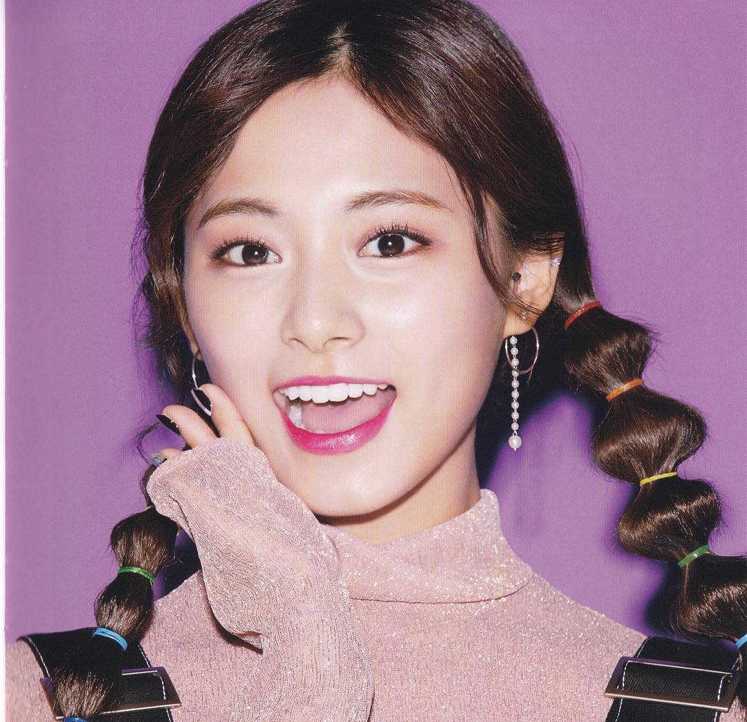 Chou Tzu-yu (Tzuyu) Chou Tzu-yu (Tzuyu)