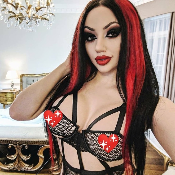 Picture of Dani Divine