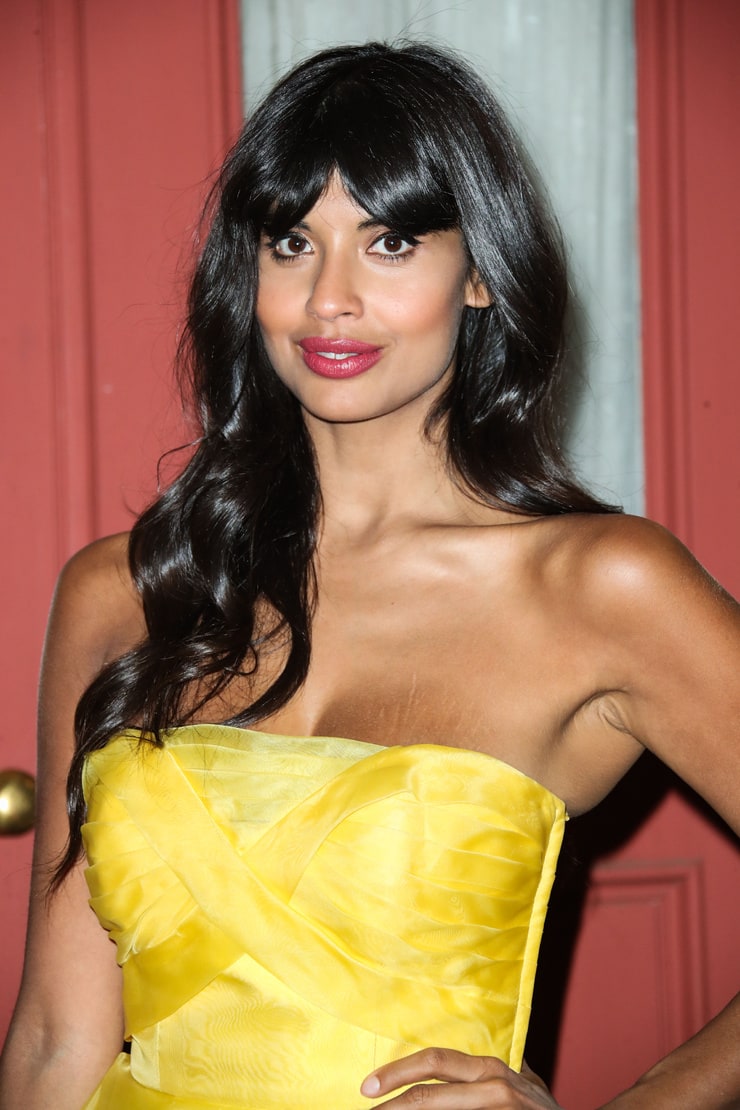 Jameela Jamil flat tummy tea