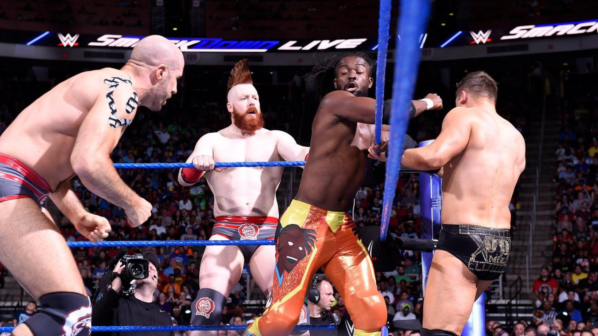 The New Day vs. The Bar & The Miz (5/29/18)