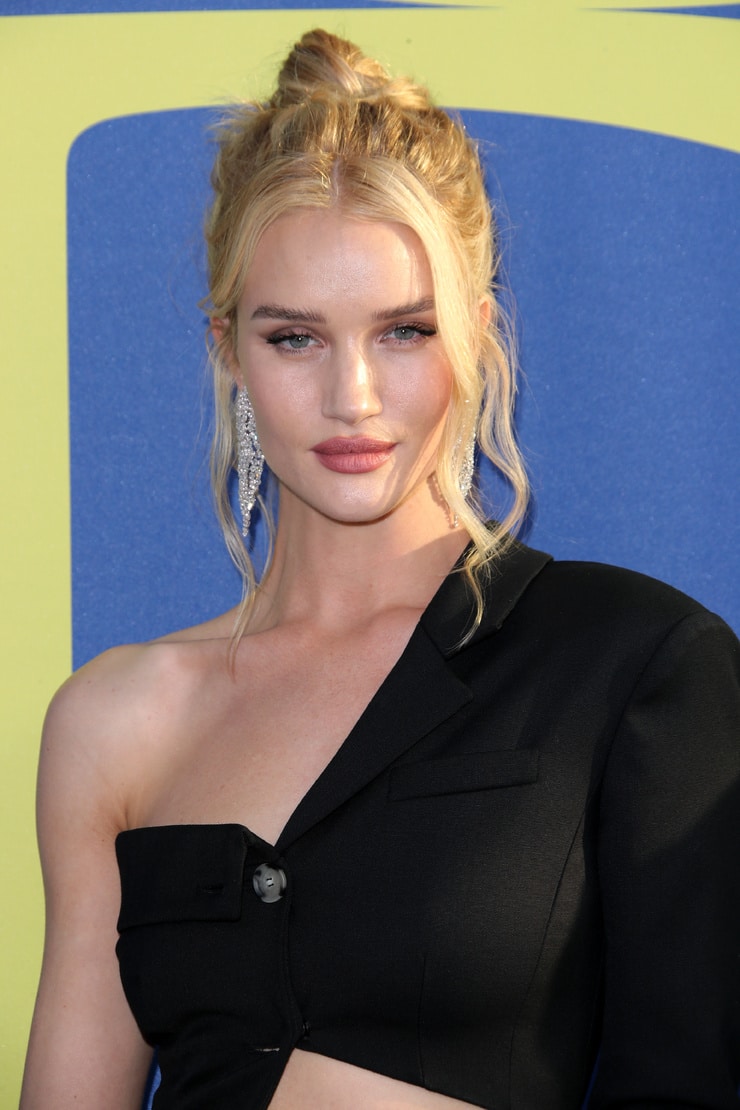 Rosie Huntington-Whiteley picture