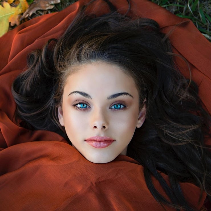 Meika Woollard image