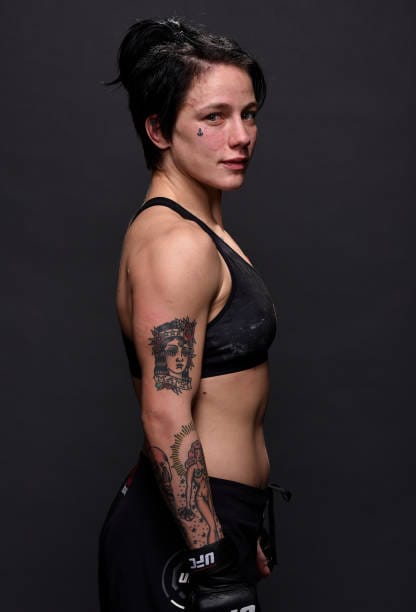 Jessica Rose Clark Р±РѕРµС†