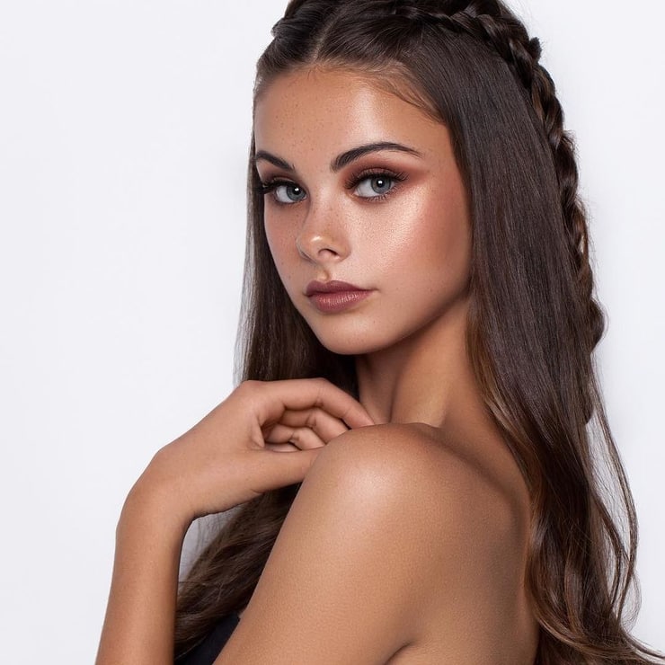 Meika woollard фото