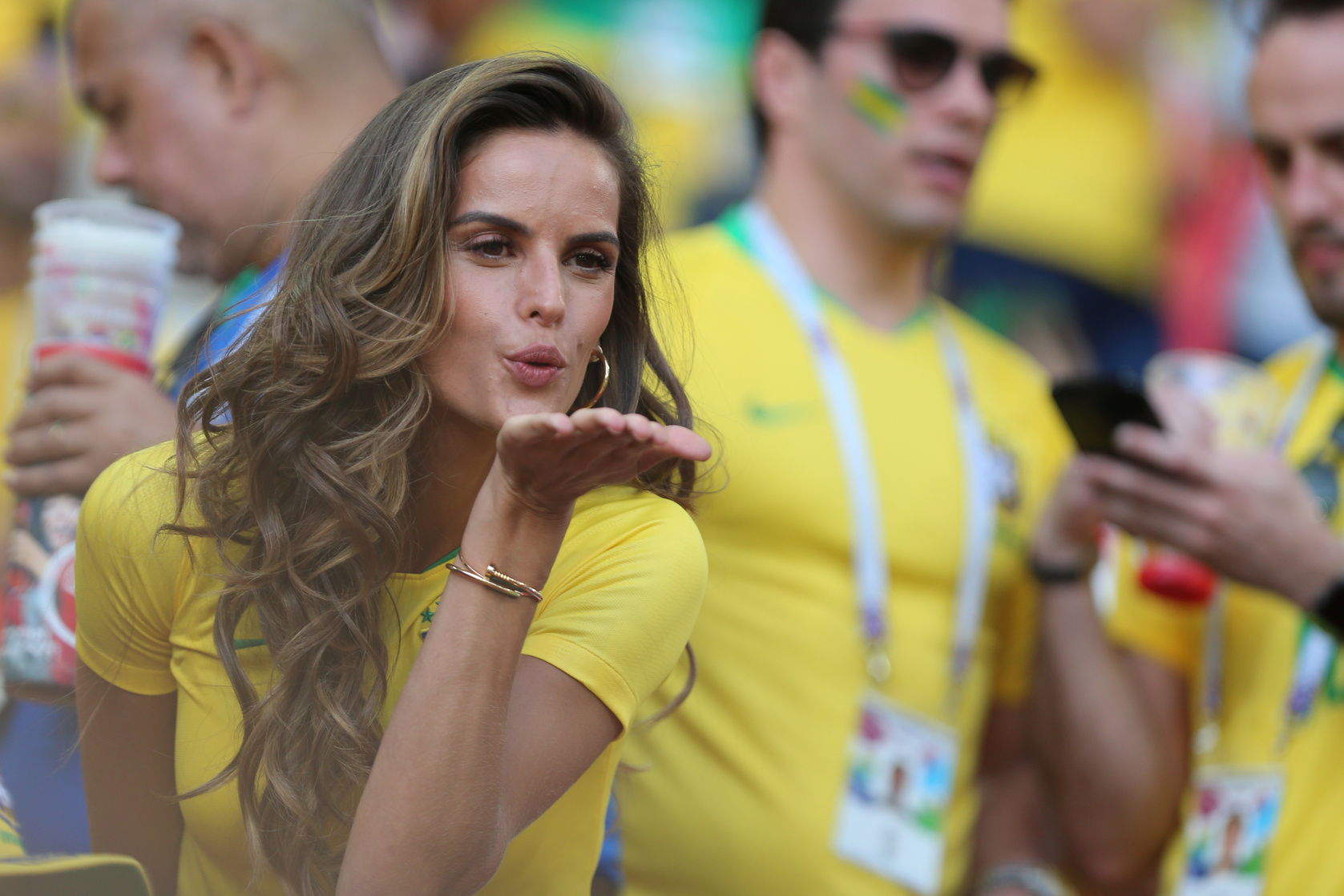 Izabel Goulart Izabel Goulart
