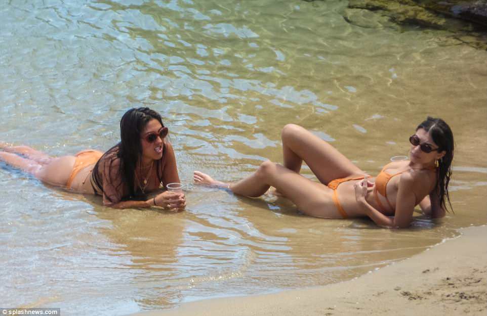 Emily Ratajkowski