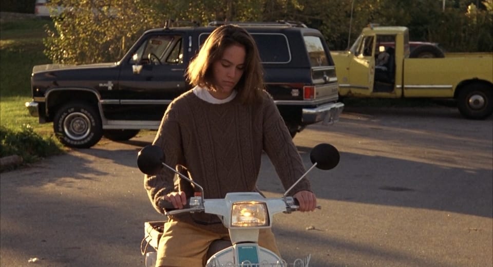 annabeth gish mystic pizza