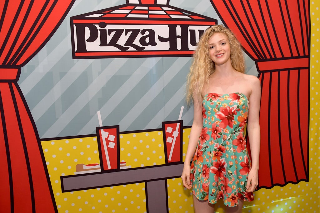 Elena Kampouris