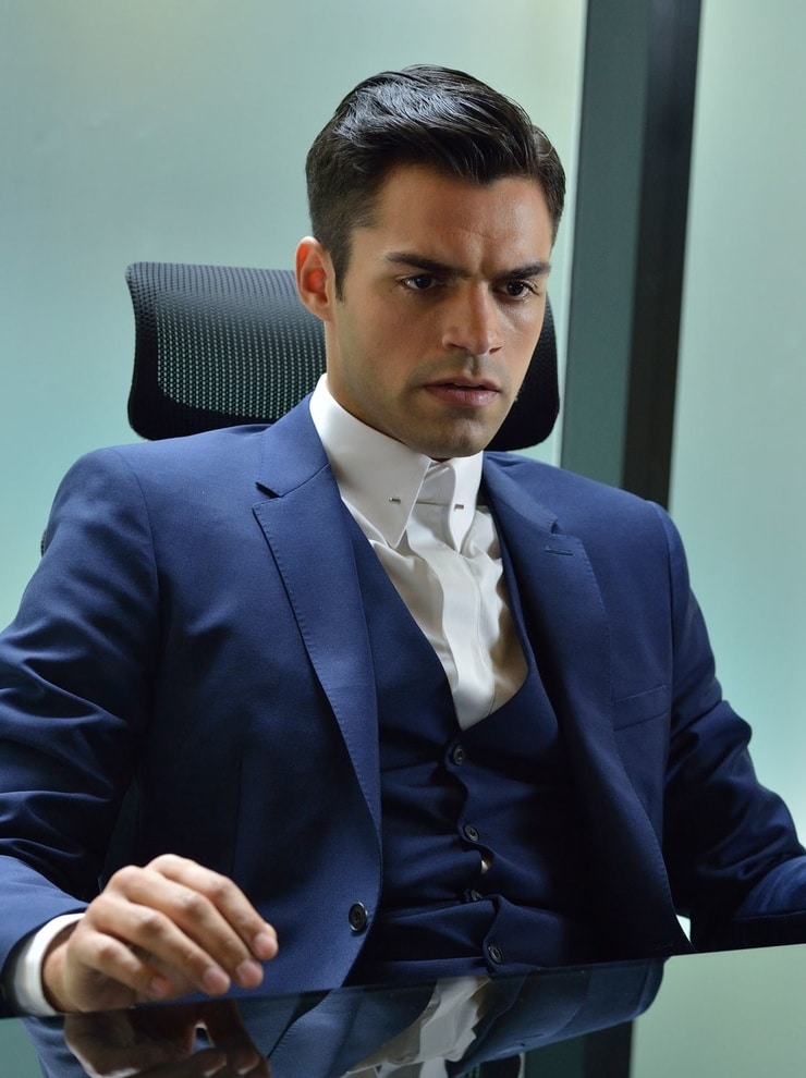 Sean Teale picture