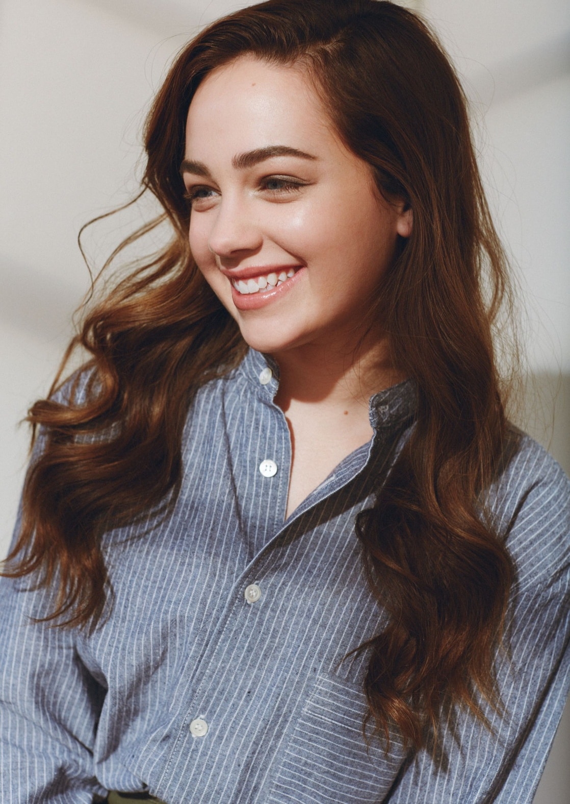 Mary Mouser.