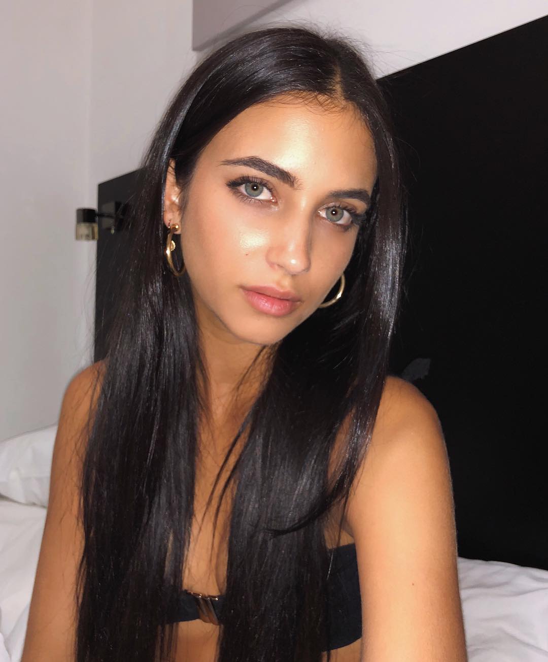 Elisha Herbert Photo